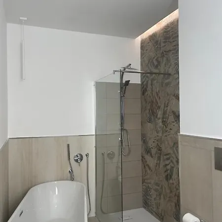 Affittacamere Bullerjanos 3*